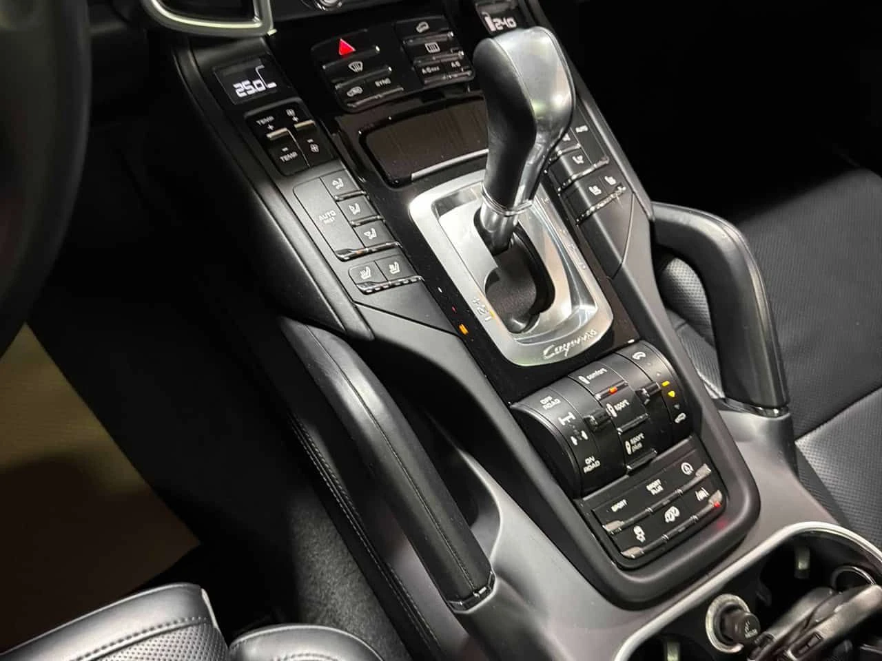 Porsche Cayenne * GTS * CARFAX * 360 * ОБДУХВАНЕ * BOSE, снимка 9 - Автомобили и джипове - 54089132