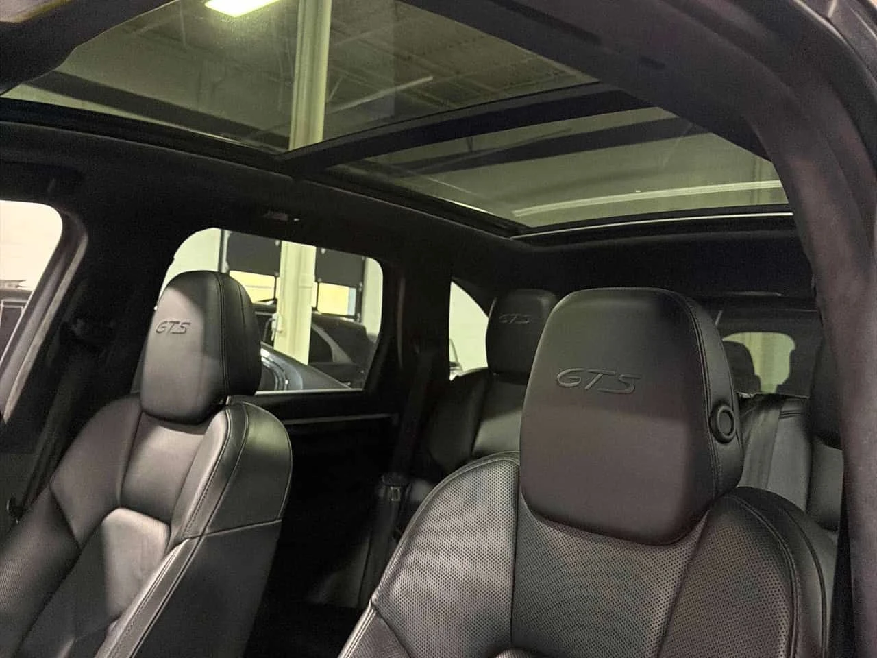 Porsche Cayenne * GTS * CARFAX * 360 * ОБДУХВАНЕ * BOSE, снимка 10 - Автомобили и джипове - 54089132