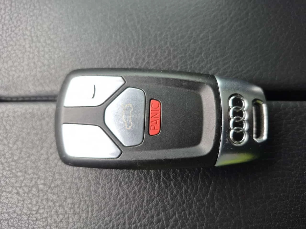 Audi Q7 * 3.0T TECHNIK* DISTRONIC* ОБУДХВАНЕ* BANG&OLUFSEN, снимка 8 - Автомобили и джипове - 54440184