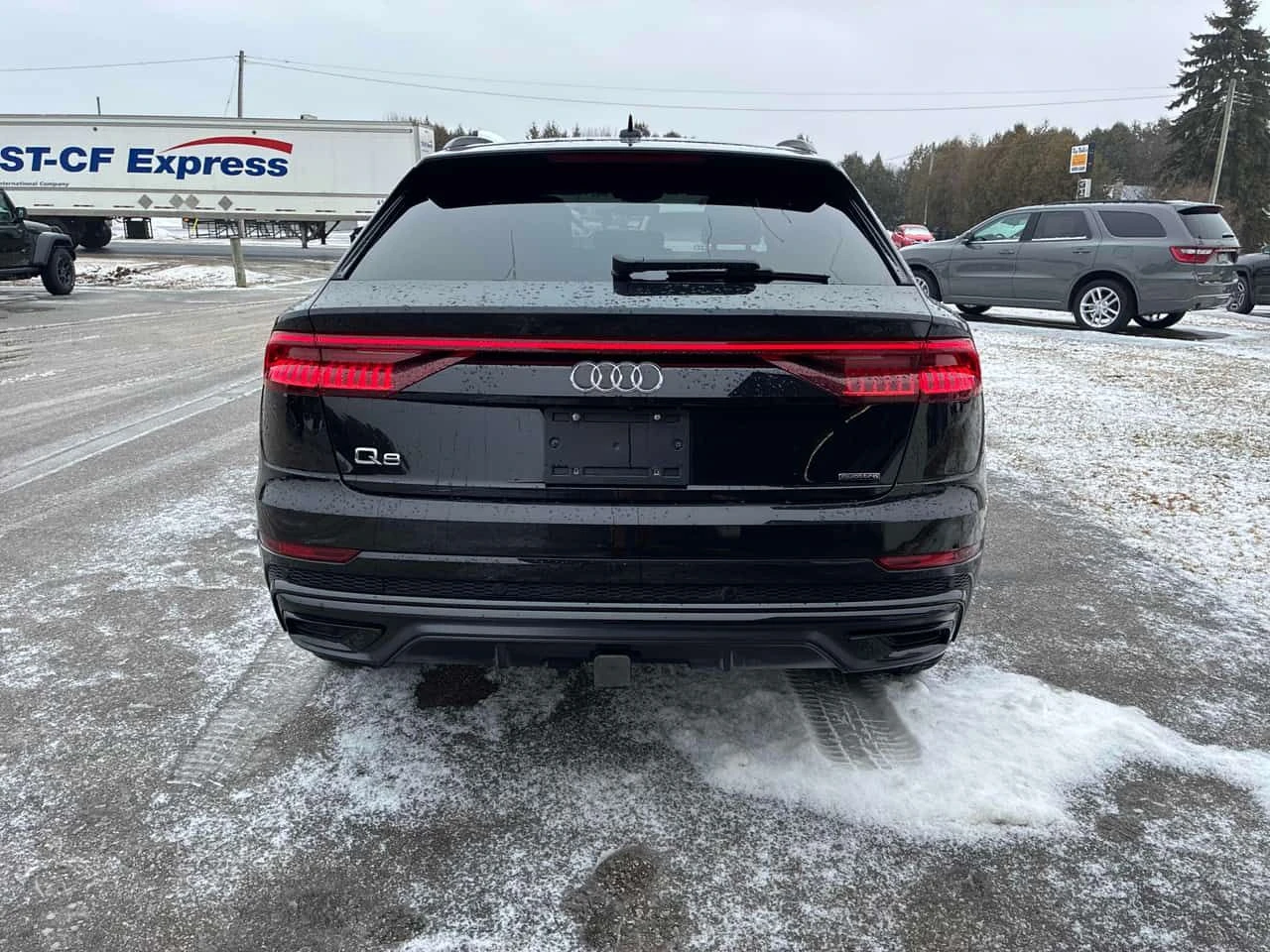 Audi Q8 * Progressiv * CARFAX * ЦЕНА ДО БГ, снимка 3 - Автомобили и джипове - 54553089