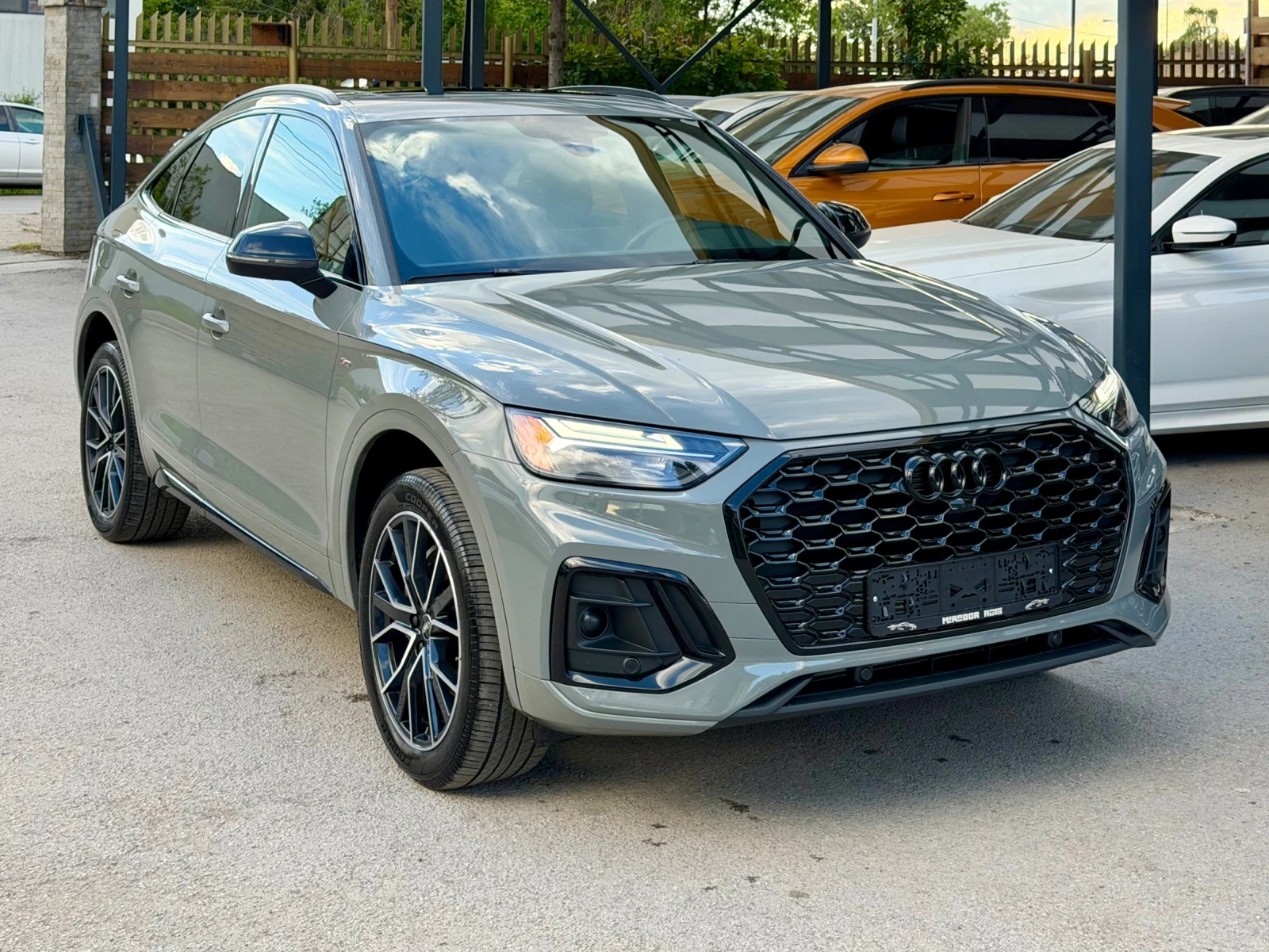 Audi Q5 2.0TFSI Technik S-Line SportBack Coupe BlackOptics