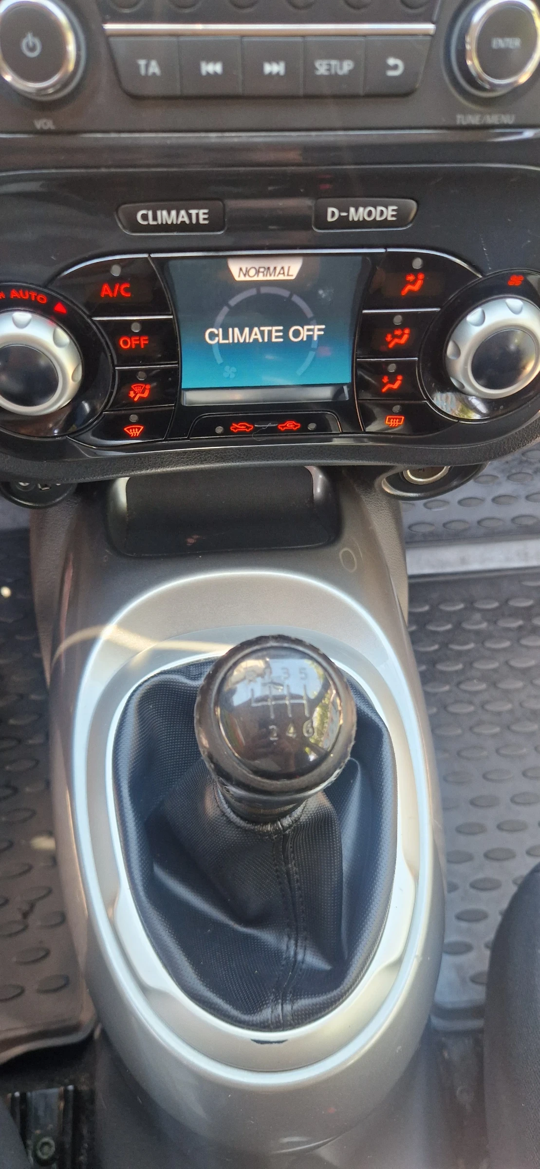 Nissan Juke 1.5 dci , снимка 12 - Автомобили и джипове - 54867675