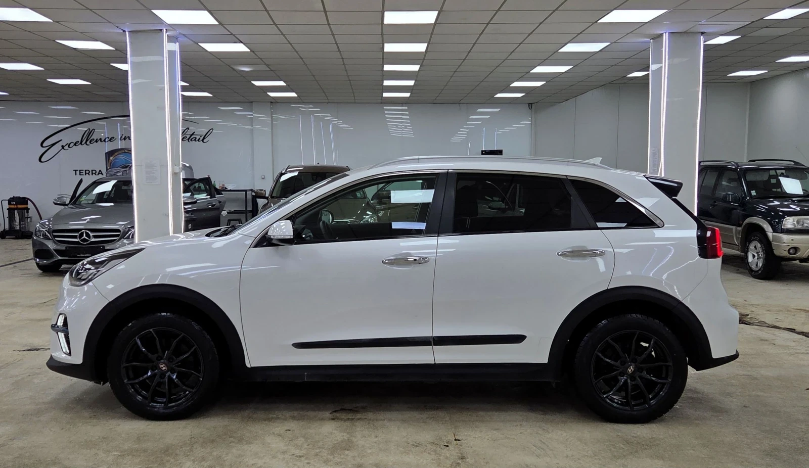 Kia Niro 64KWh/SOH100%, снимка 8 - Автомобили и джипове - 54877092