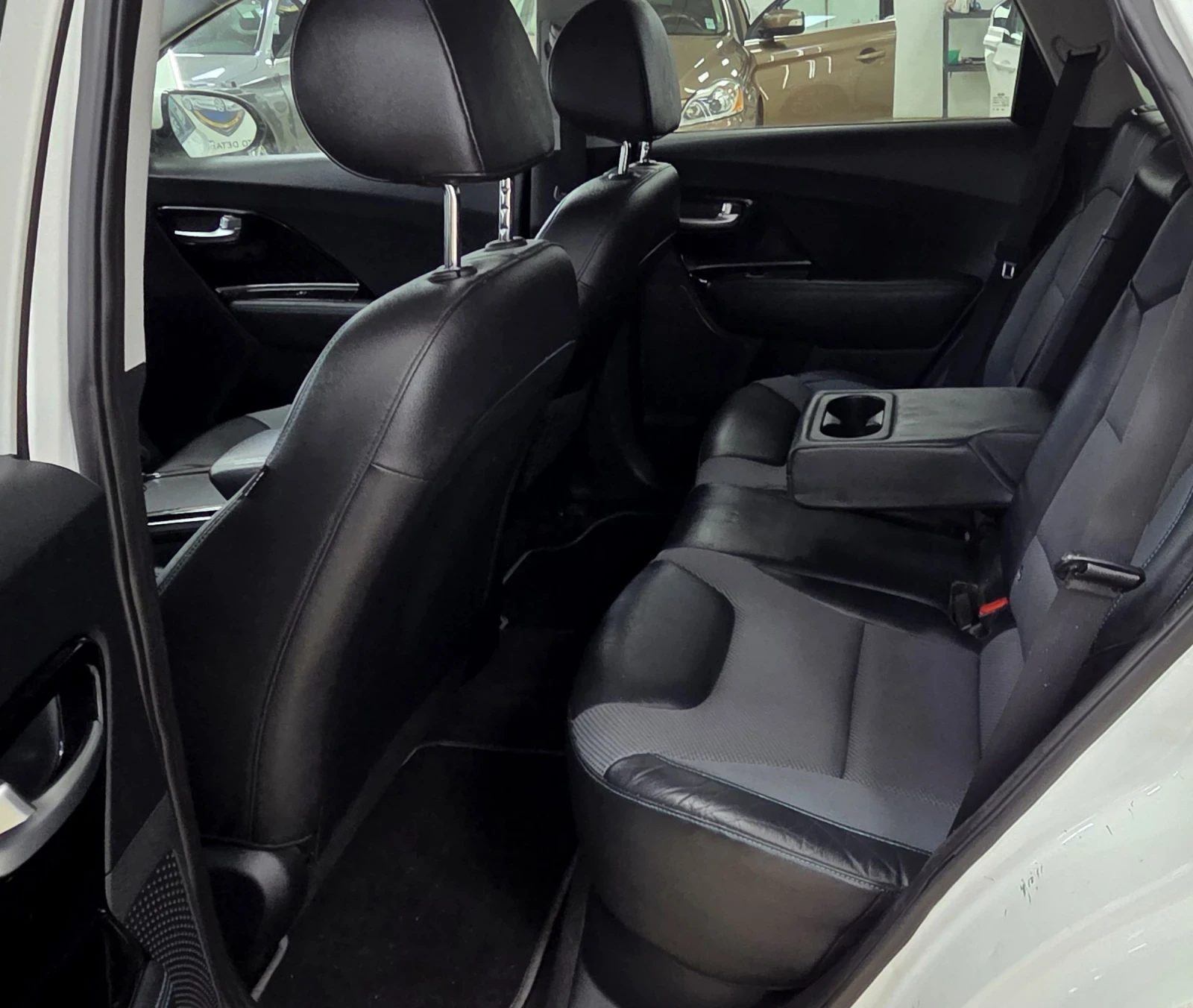 Kia Niro 64KWh/SOH100%, снимка 10 - Автомобили и джипове - 54877092
