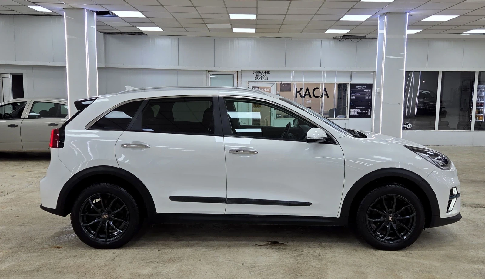 Kia Niro 64KWh/SOH100%, снимка 3 - Автомобили и джипове - 54877092