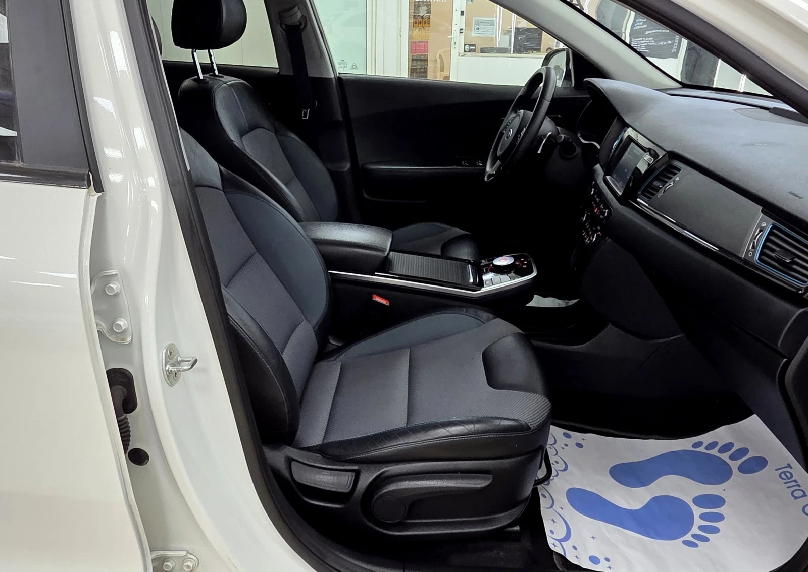 Kia Niro 64KWh/SOH100%, снимка 11 - Автомобили и джипове - 54877092