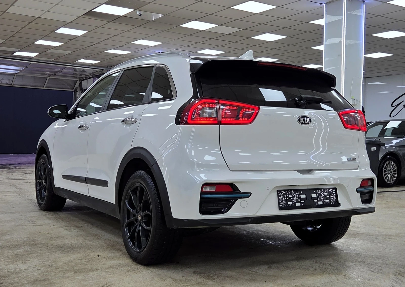 Kia Niro 64KWh/SOH100%, снимка 6 - Автомобили и джипове - 54877092