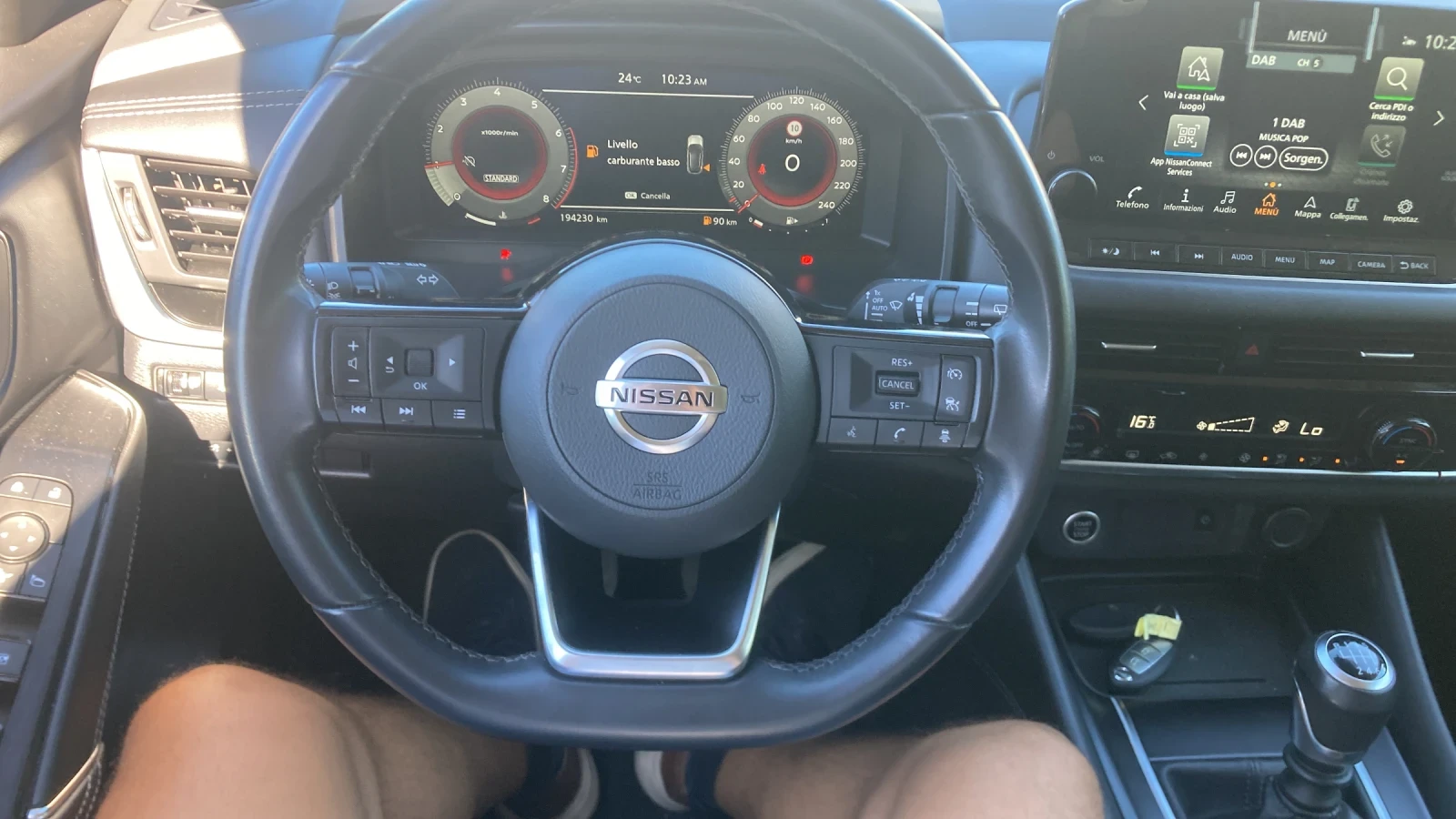 Nissan Qashqai 1.3 Hibrid 140 konq Top, снимка 12 - Автомобили и джипове - 56185503