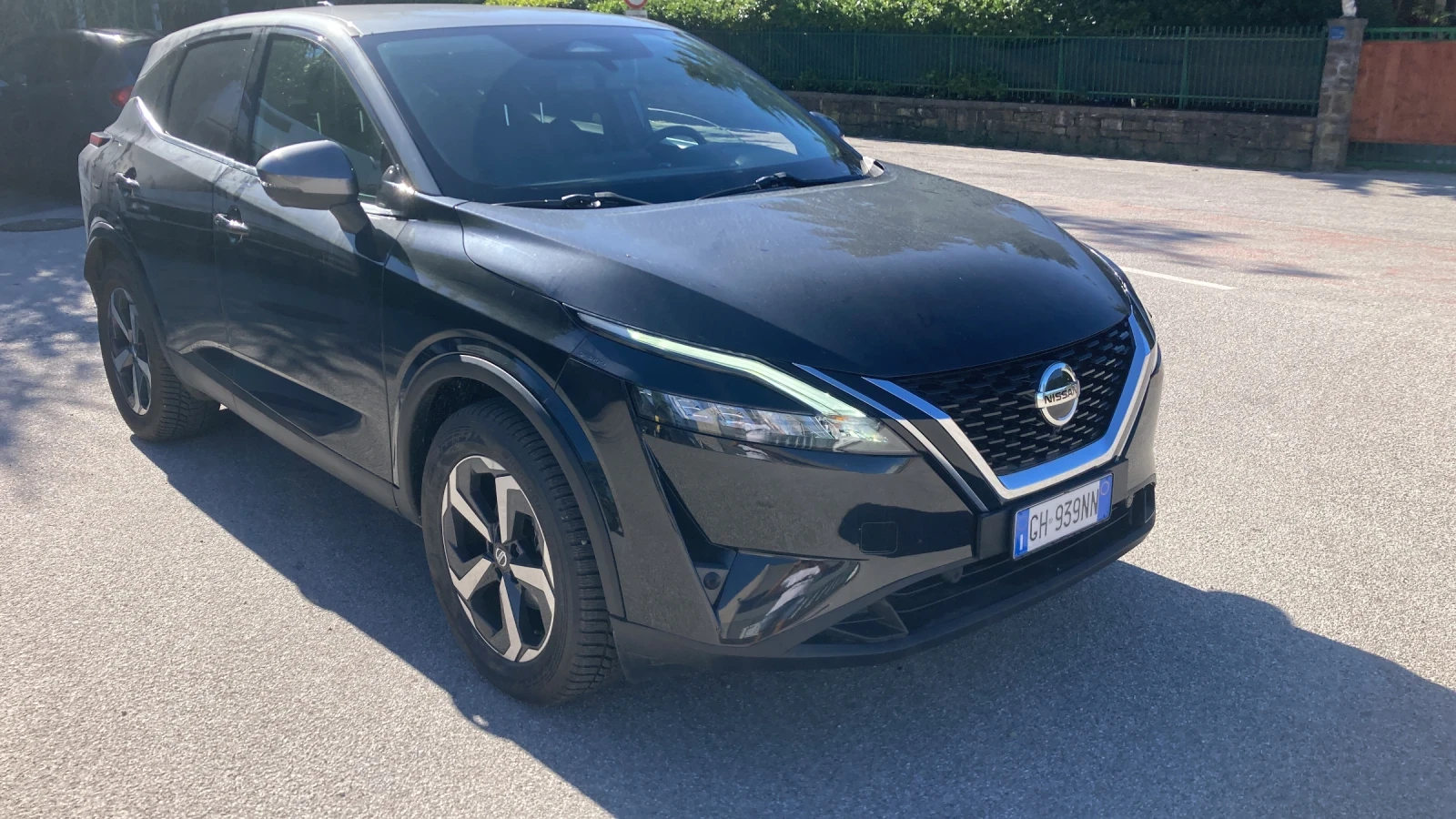 Nissan Qashqai 1.3 Hibrid 140 konq Top, снимка 2 - Автомобили и джипове - 56185503