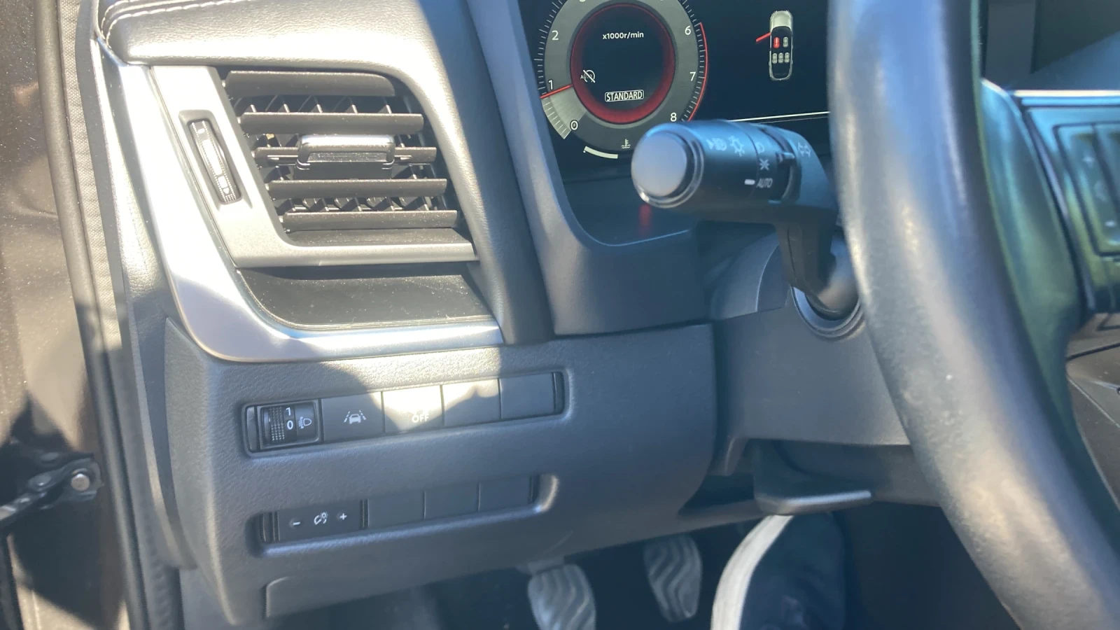 Nissan Qashqai 1.3 Hibrid 140 konq Top, снимка 11 - Автомобили и джипове - 56185503