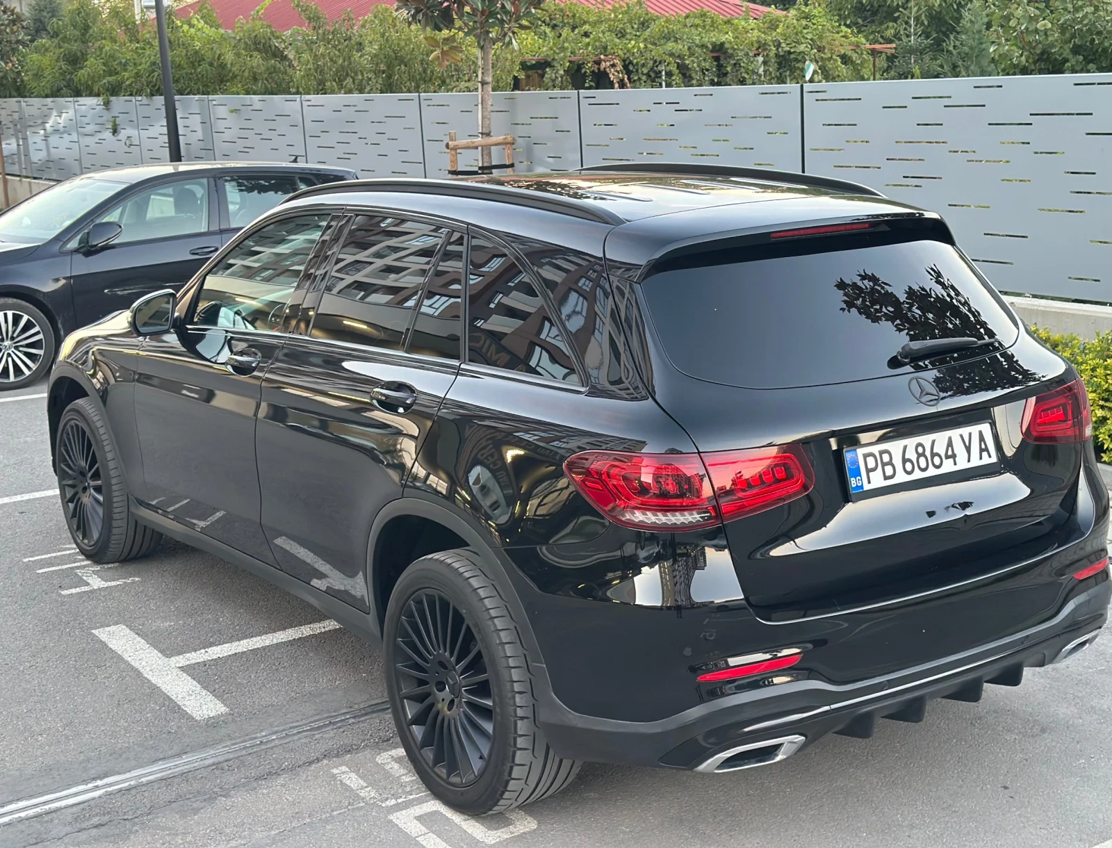 Mercedes-Benz GLC 300 AMG / DISTRONIC / PANORAMA / CARPLAY / MEMORY | Mobile.bg � ����������� 4