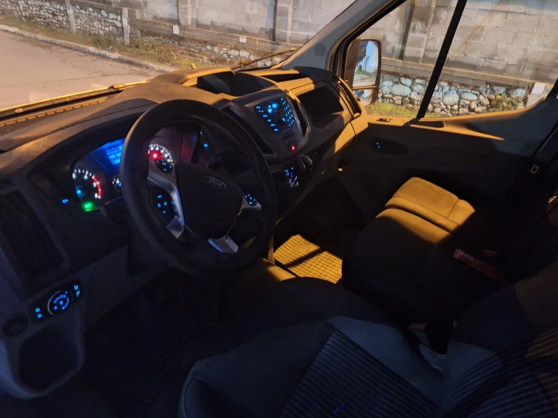 Ford Transit 2.2 TDCI Клима EURO5b L2H2, снимка 4 - Бусове и автобуси - 52485436