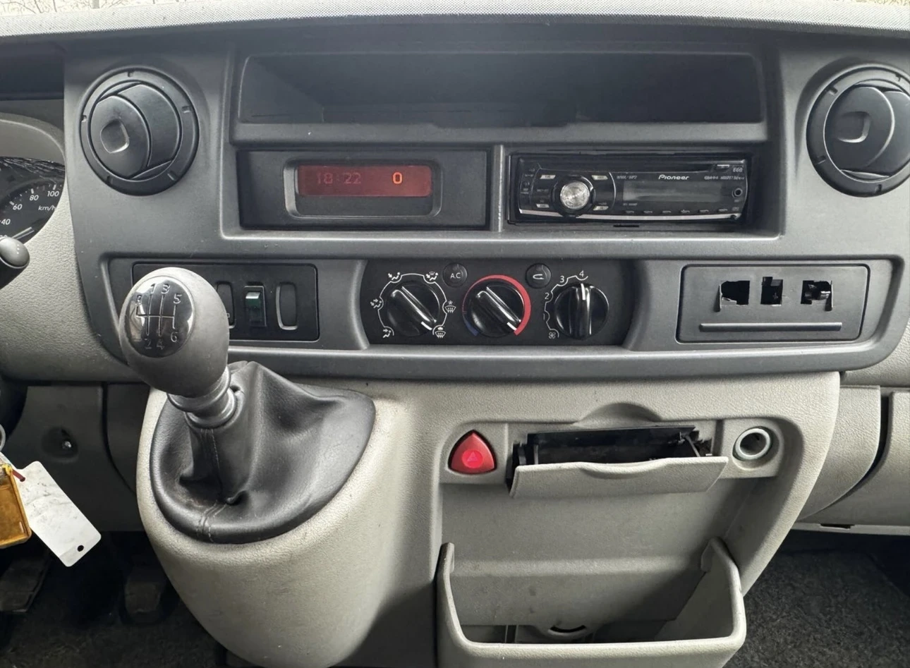 Renault Master 2.5 dci Клима Теглич - изображение 7