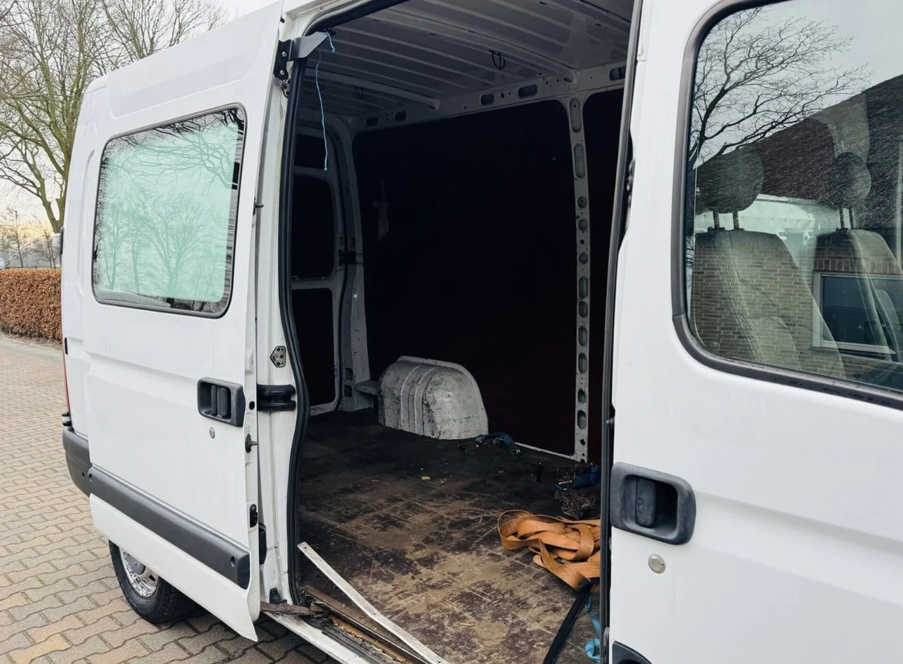 Renault Master 2.5 dci Клима Теглич - изображение 9