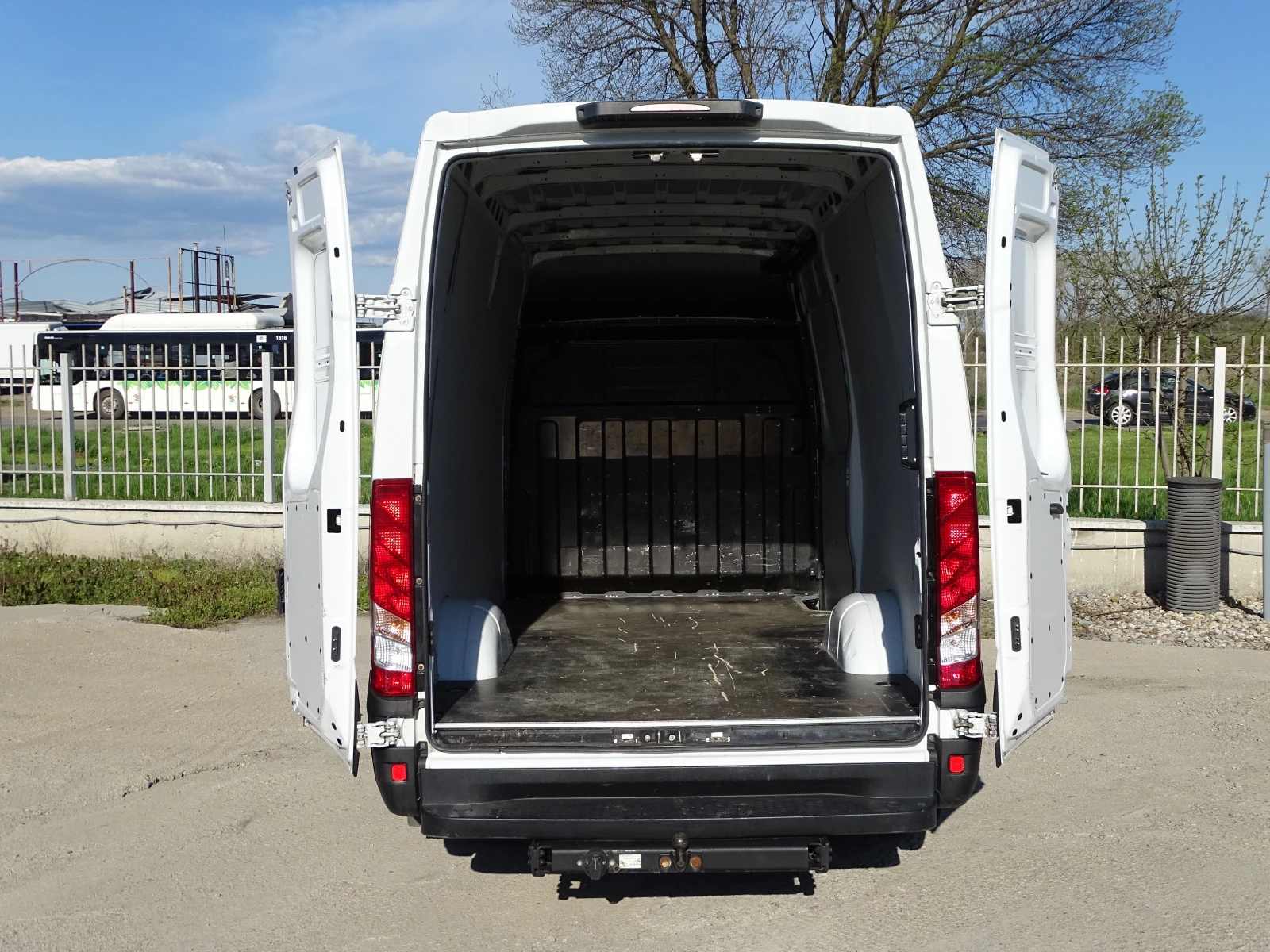 Iveco Daily 35S17 * * 172 048 км* * Климатроник* *  , снимка 7 - Бусове и автобуси - 54304779