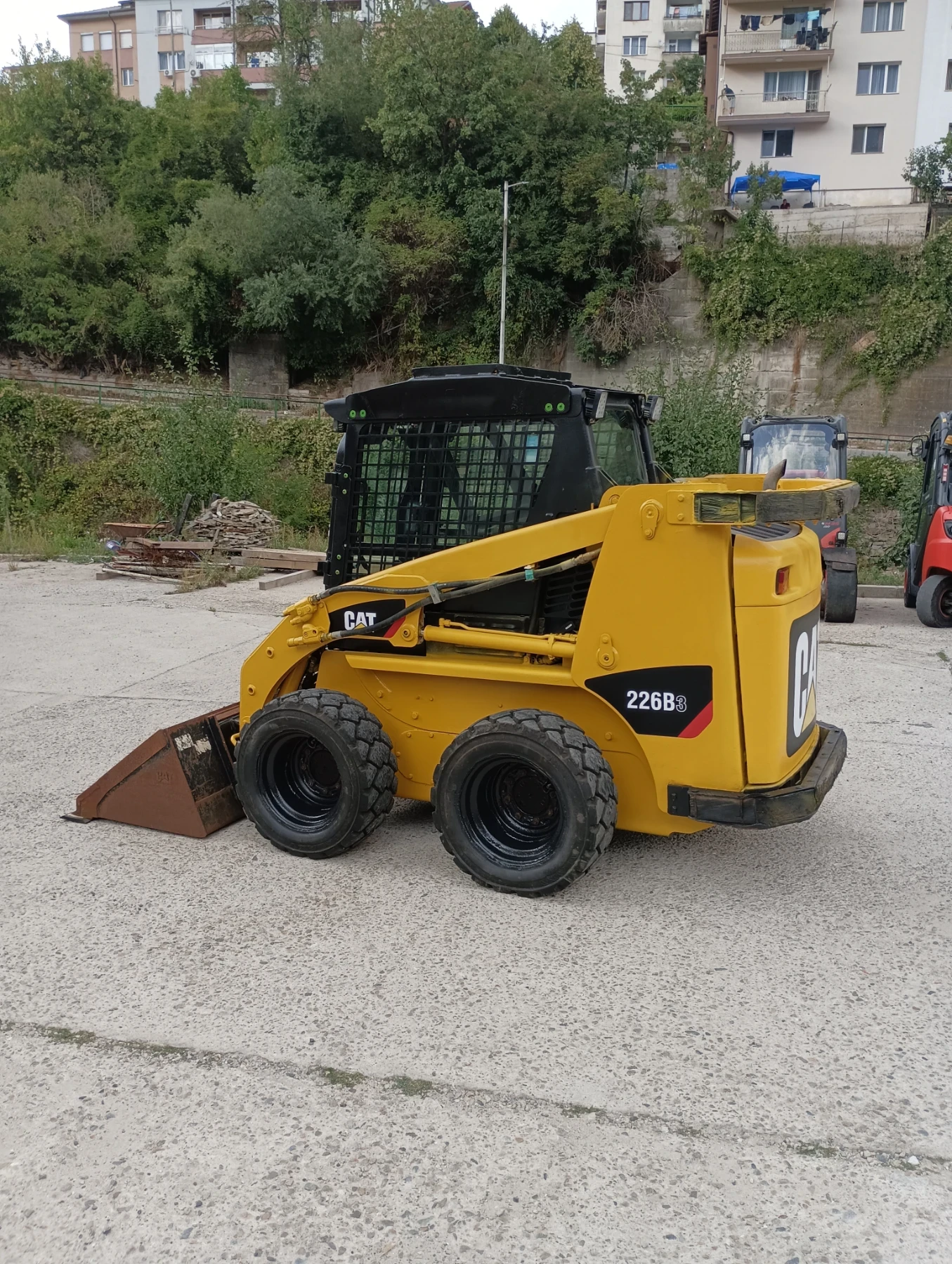 Мини челни товарачи Cat 226B Нов Внос От Германия - изображение 3