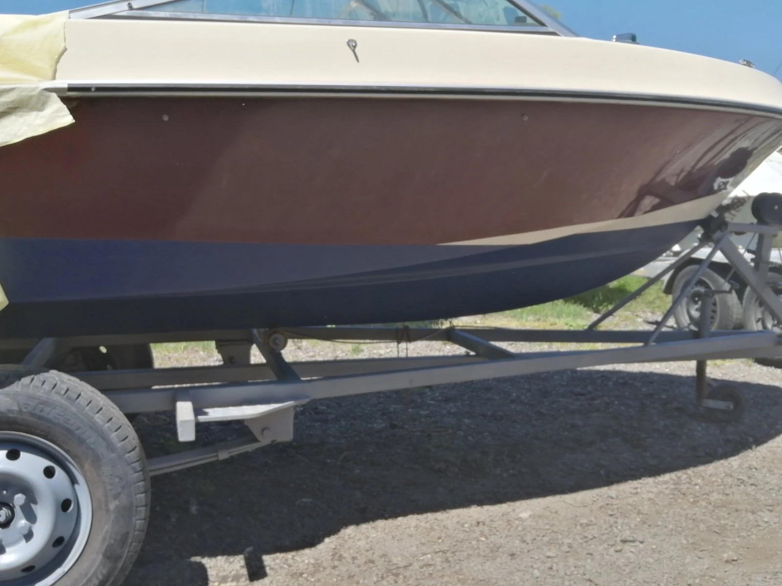 Моторна яхта Invader 171 Bow Rider, снимка 5 - Воден транспорт - 54139234