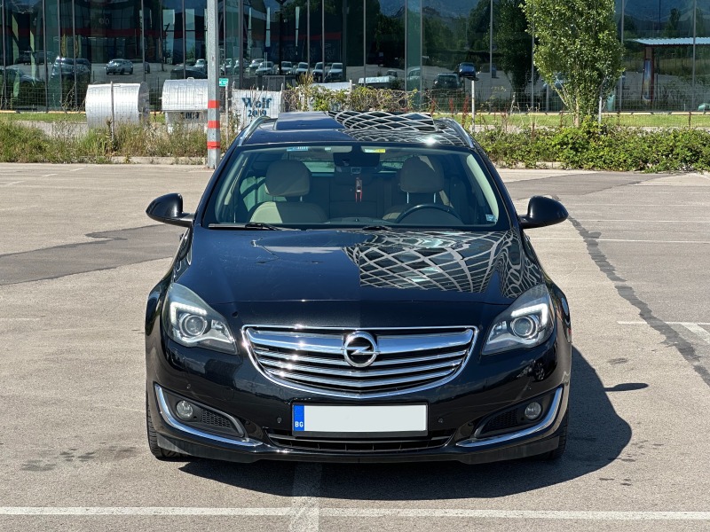 Opel Insignia 2.0CDTi/Panorama/Facelift/Sport tourer/Navi/Camera, снимка 2 - Автомобили и джипове - 46409212