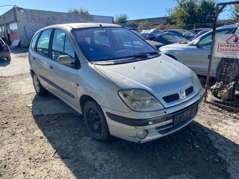 Renault Scenic 1.6, снимка 2 - Автомобили и джипове - 47743654