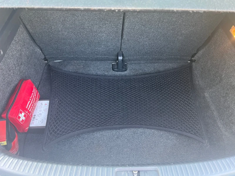 VW Scirocco 2.0 TSI, снимка 16 - Автомобили и джипове - 50965059