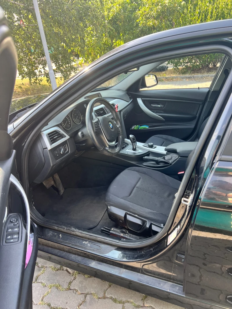 BMW 318 Автоматик Регистрирана Поддържана, снимка 12 - Автомобили и джипове - 52487342