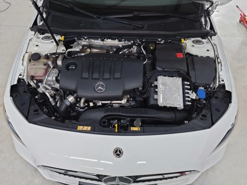 Mercedes-Benz A 200 D Edition AMG-night, снимка 16 - Автомобили и джипове - 52042153