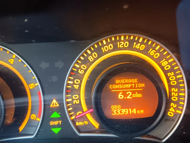 Toyota Corolla, снимка 8 - Автомобили и джипове - 52152920