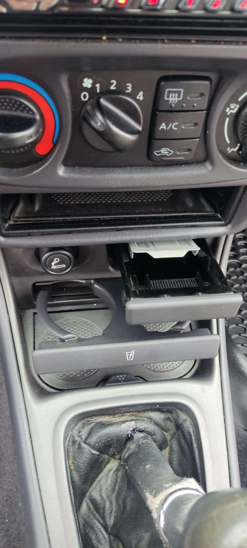 Nissan Almera 1.5 90 hp LPG, снимка 15 - Автомобили и джипове - 53233323