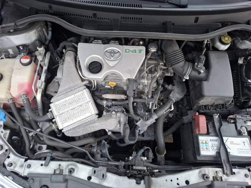 Toyota Auris 1.2i LUNA EDITION, снимка 13 - Автомобили и джипове - 52597692