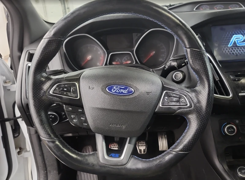 Ford Focus RS Red bull white edition, снимка 12 - Автомобили и джипове - 52749729