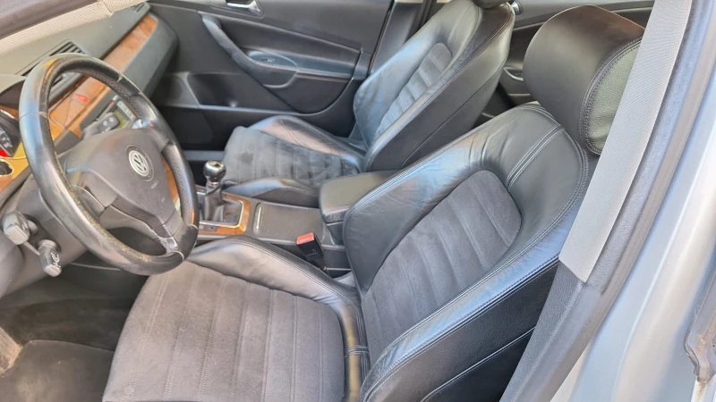 VW Passat 2.0 TDI  HI LINE 6ск.., снимка 13 - Автомобили и джипове - 53266625