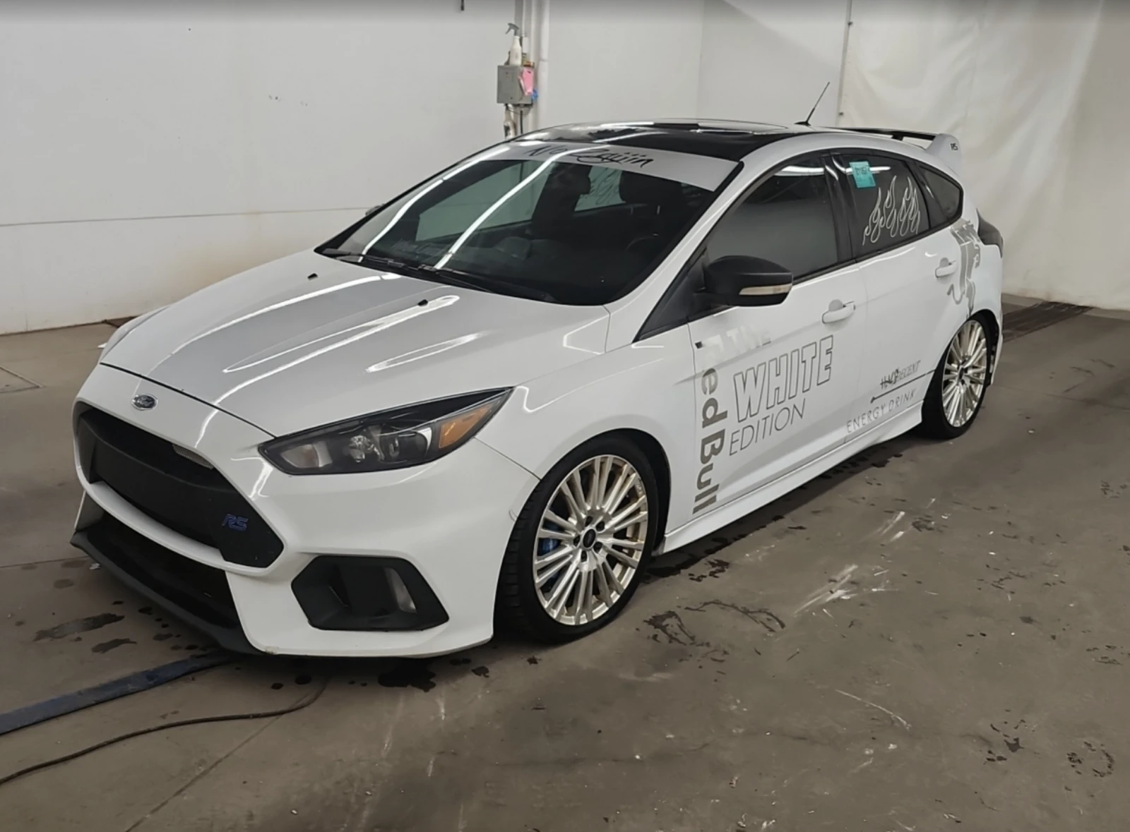 Ford Focus RS Red bull white edition, снимка 1