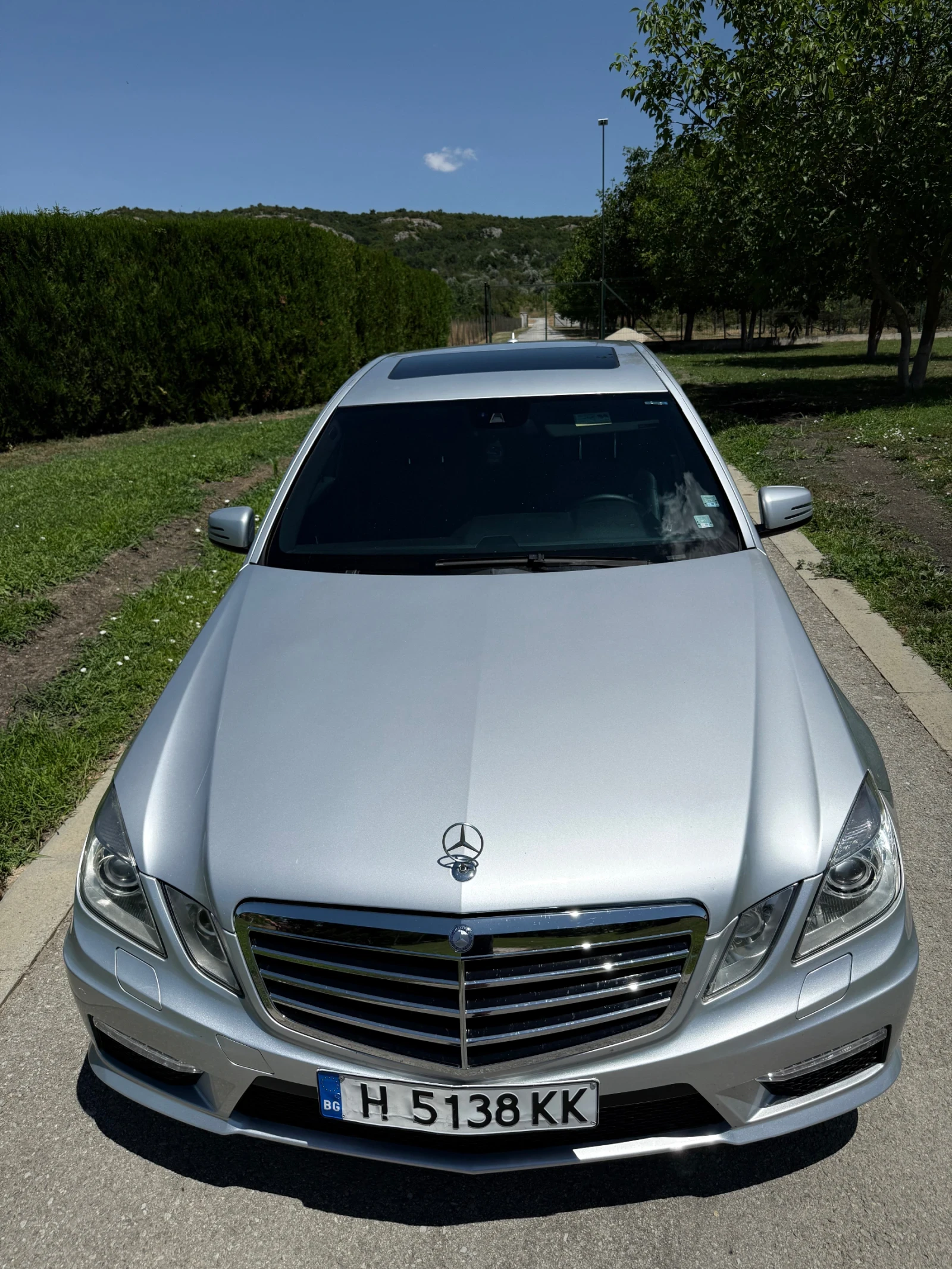 Mercedes-Benz E 500  - изображение 2
