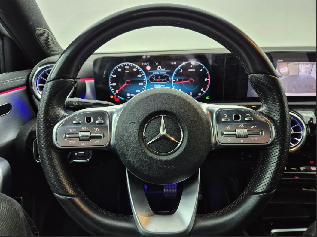 Mercedes-Benz A 200 D Edition AMG-night - изображение 8