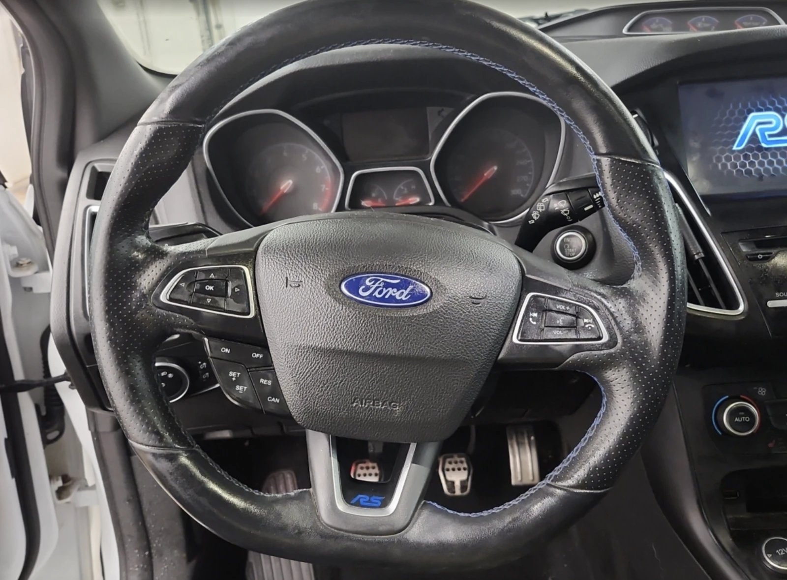 Ford Focus RS Red bull white edition | Mobile.bg � ����������� 12