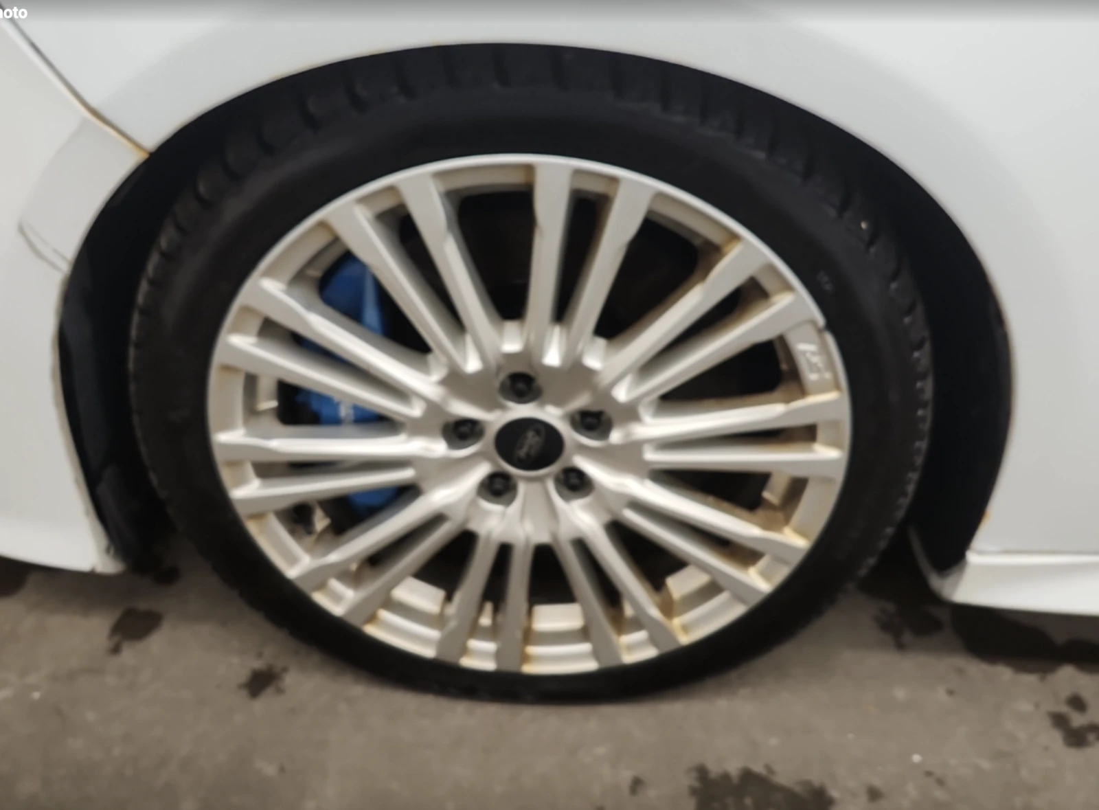 Ford Focus RS Red bull white edition - изображение 6