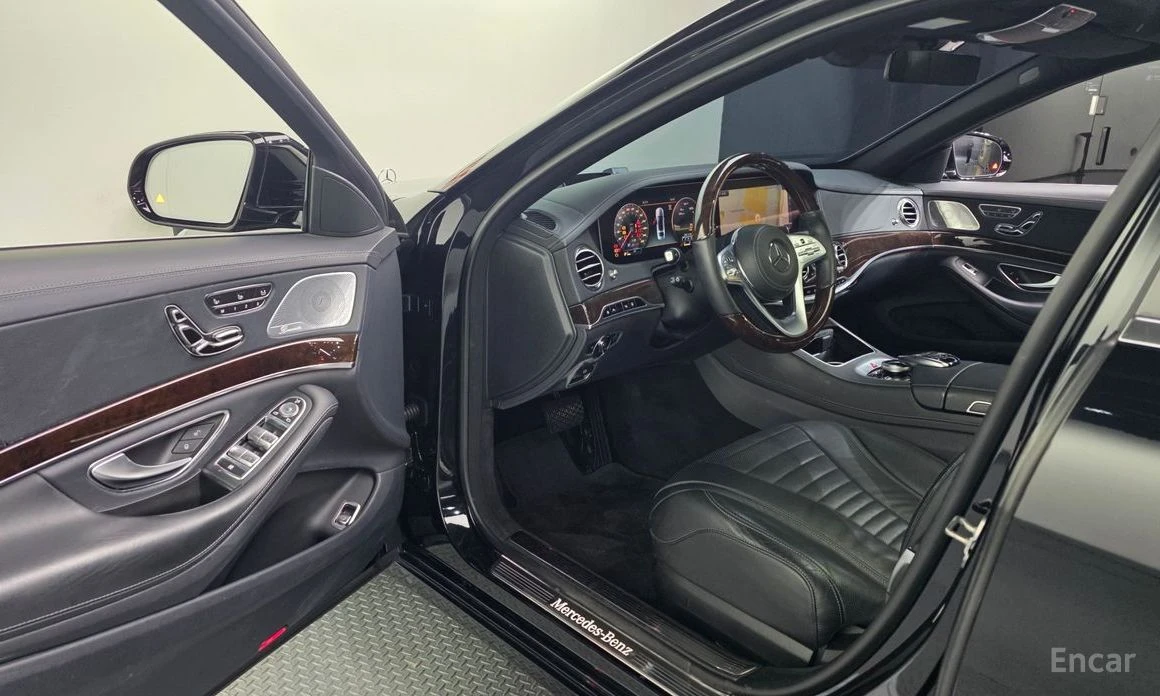 Mercedes-Benz S 560 4MATIC/LONG/360 VIEW/PANO/DRIVER ASSIST, снимка 8 - Автомобили и джипове - 53803636