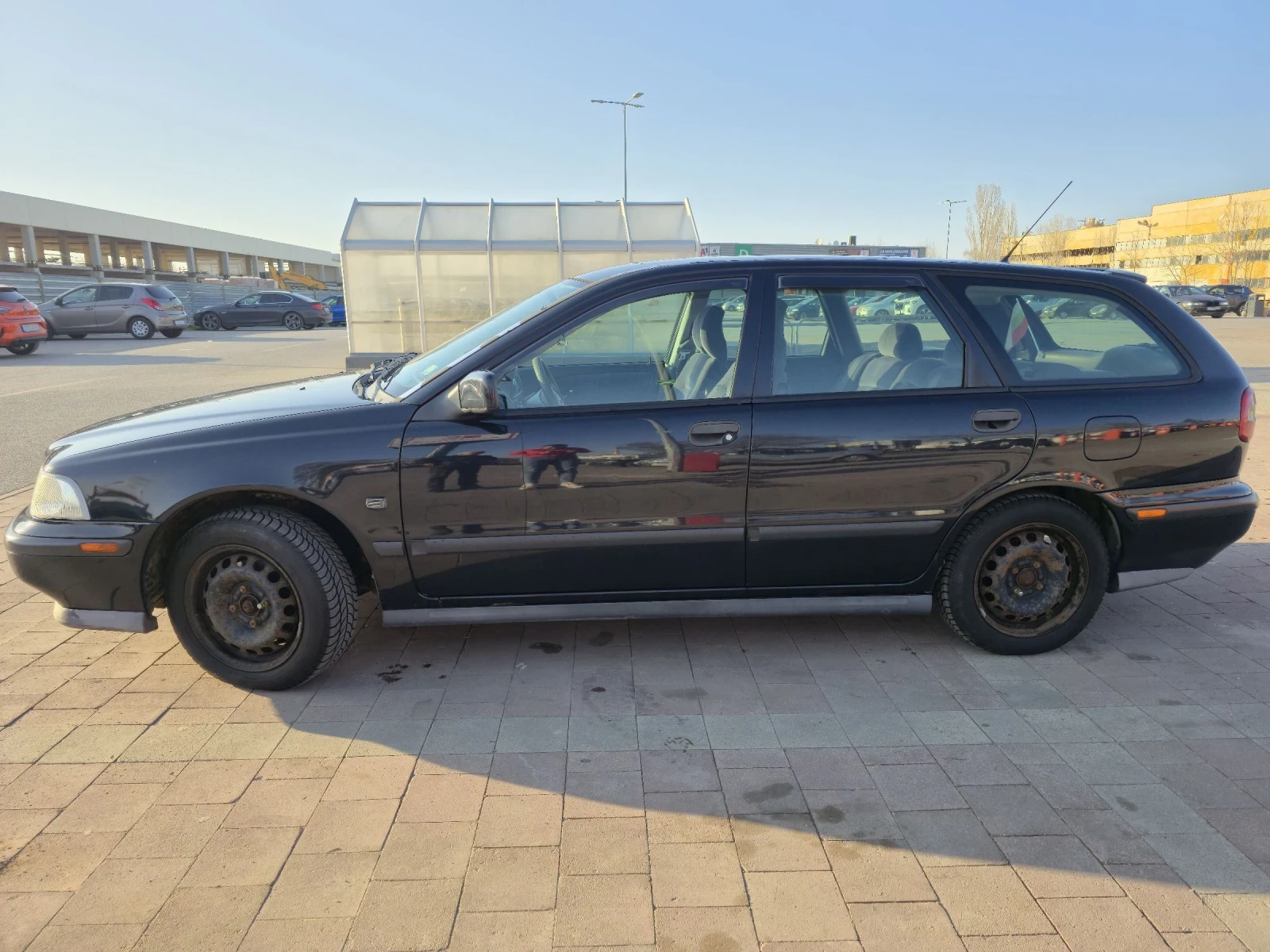 Volvo V40 4x2, снимка 2 - Автомобили и джипове - 53880248