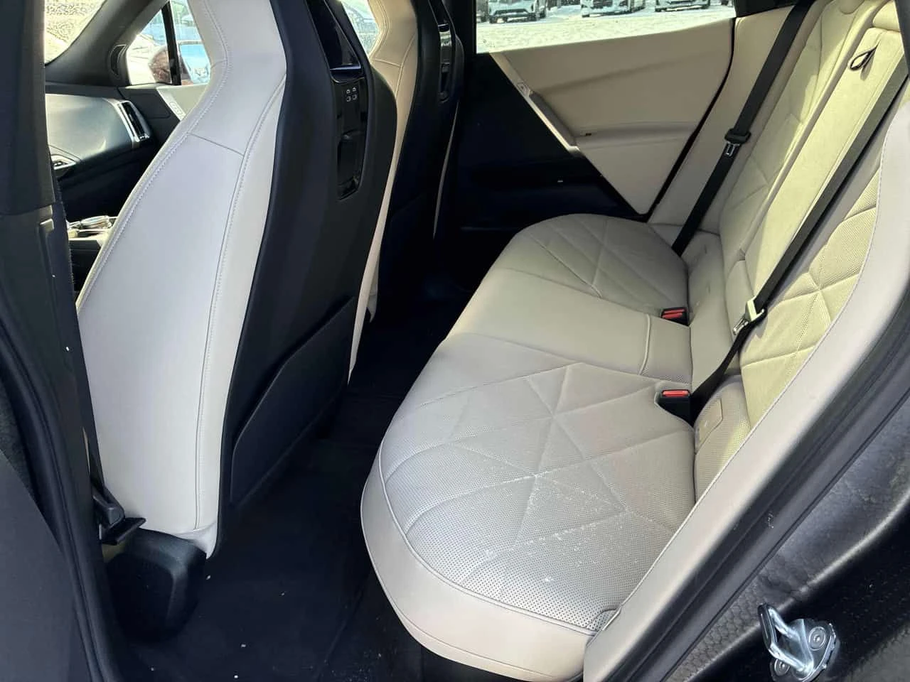 BMW iX * xDrive50 * CARFAX * БЕЗ ПЪРВОНАЧАЛНА ВНОСКА, снимка 13 - Автомобили и джипове - 53913693