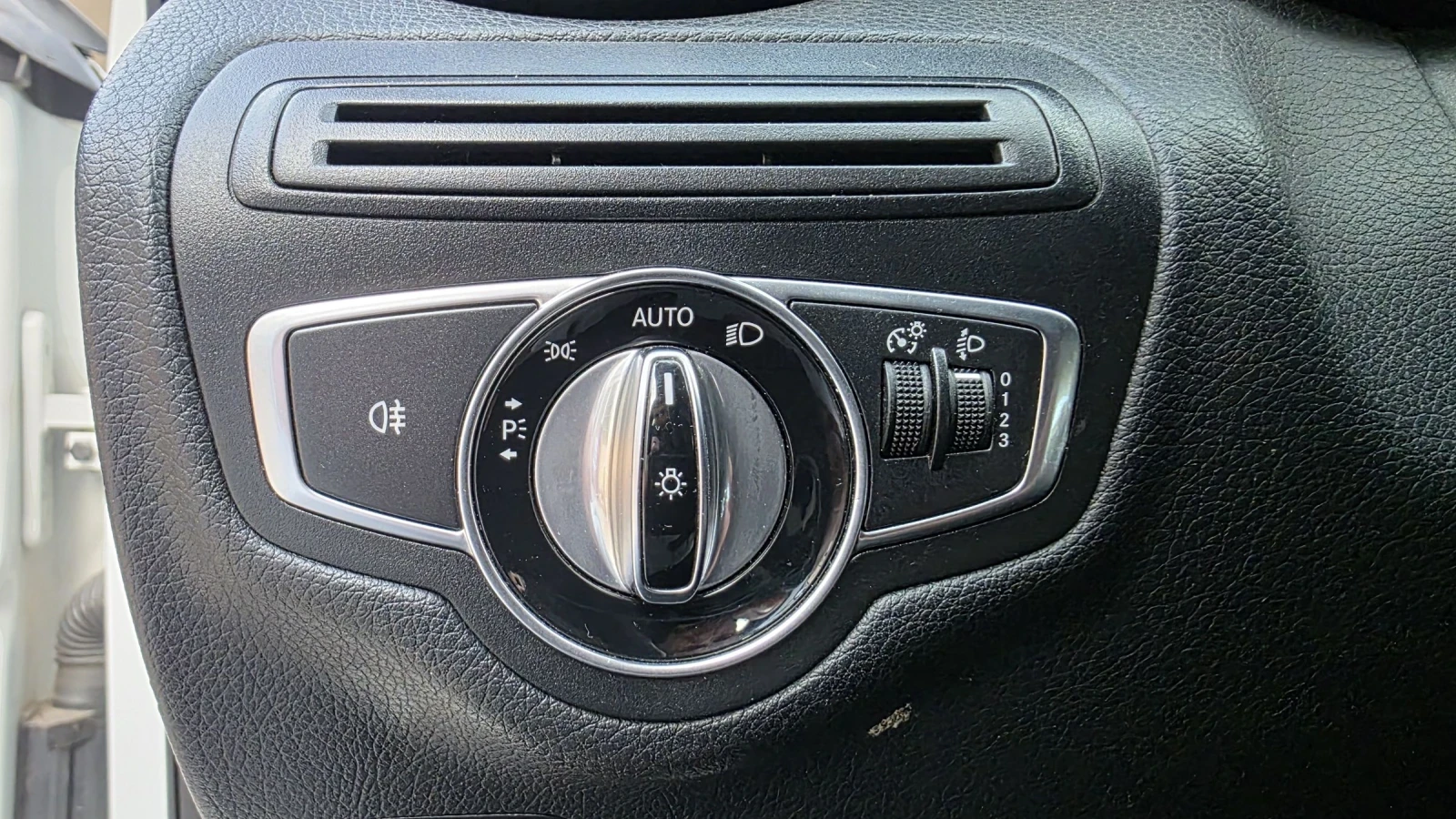 Mercedes-Benz C 180, снимка 7 - Автомобили и джипове - 53953310