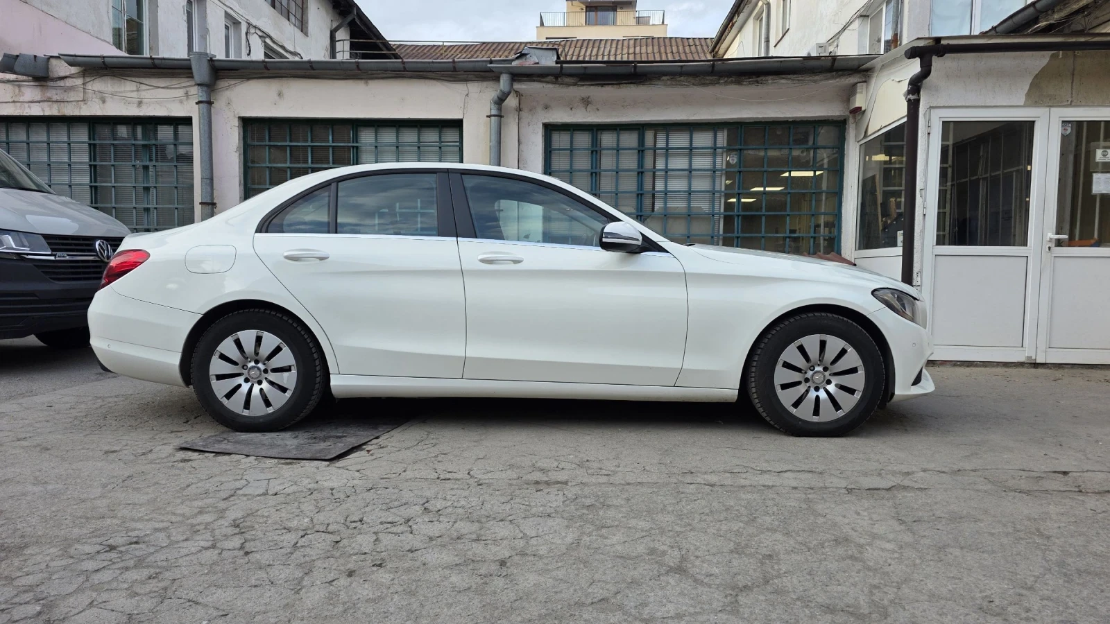 Mercedes-Benz C 180, снимка 4 - Автомобили и джипове - 53953310