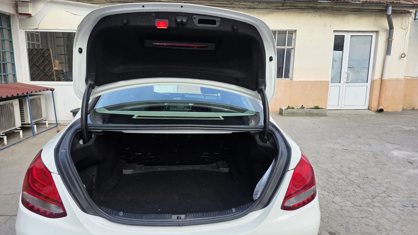 Mercedes-Benz C 180, снимка 2 - Автомобили и джипове - 53953310