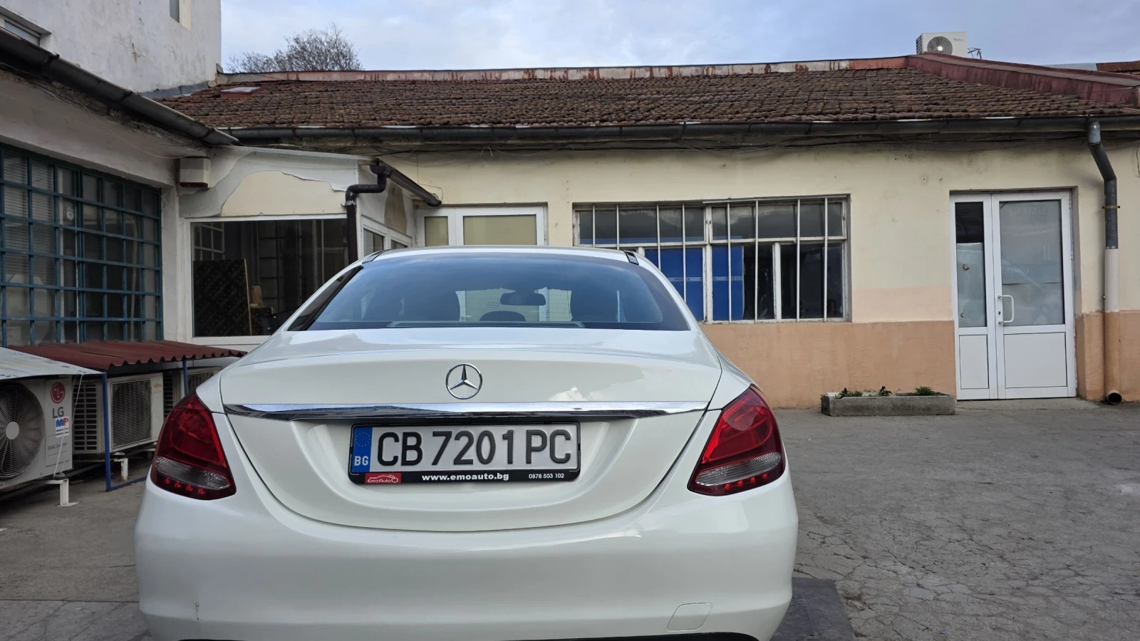 Mercedes-Benz C 180, снимка 12 - Автомобили и джипове - 53953310
