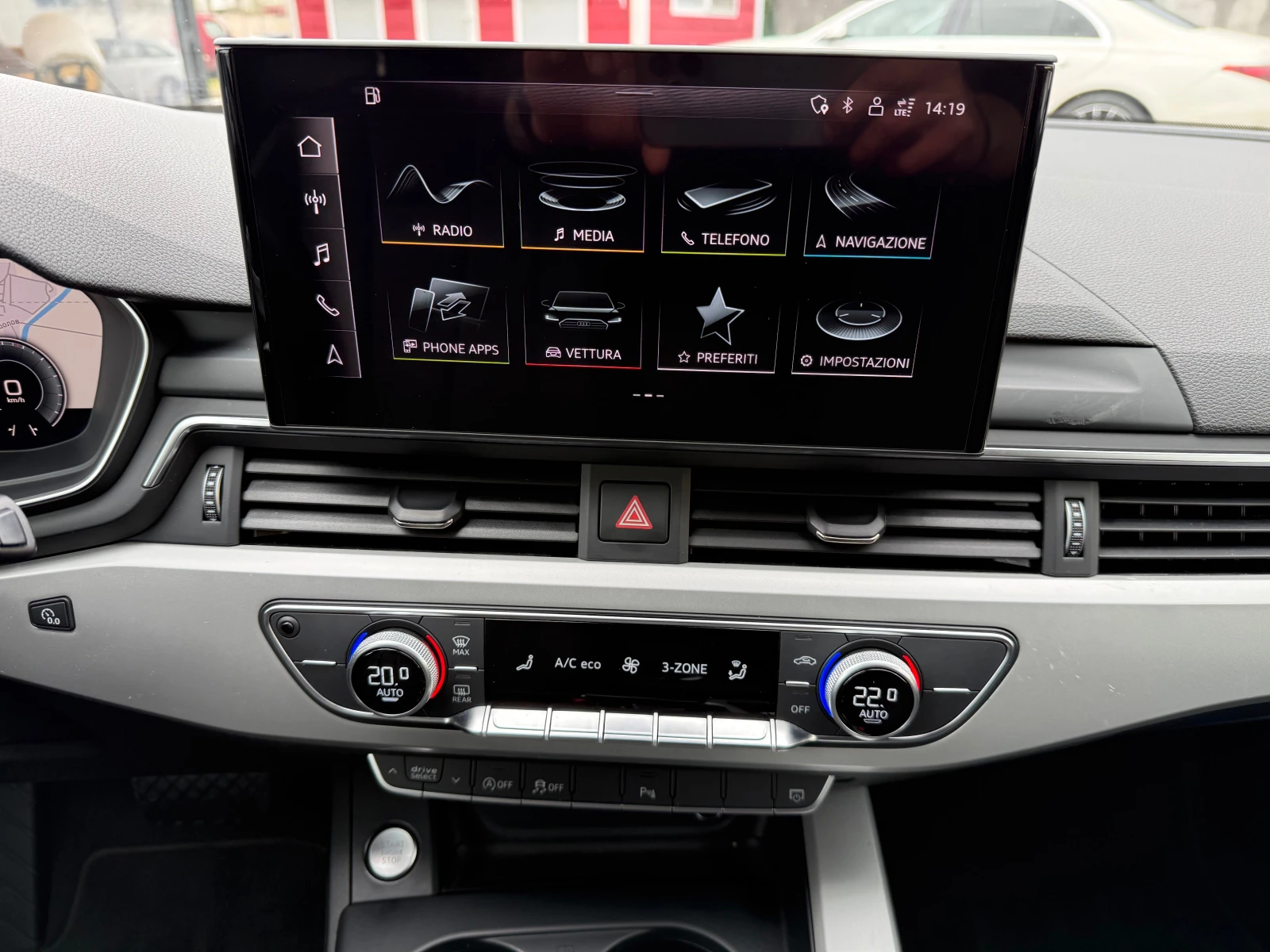 Audi A4 2.0TDI VIRTUAL COCK PIT !!! 100% РЕАЛНИ КИЛОМЕТРИ , снимка 13 - Автомобили и джипове - 54067051