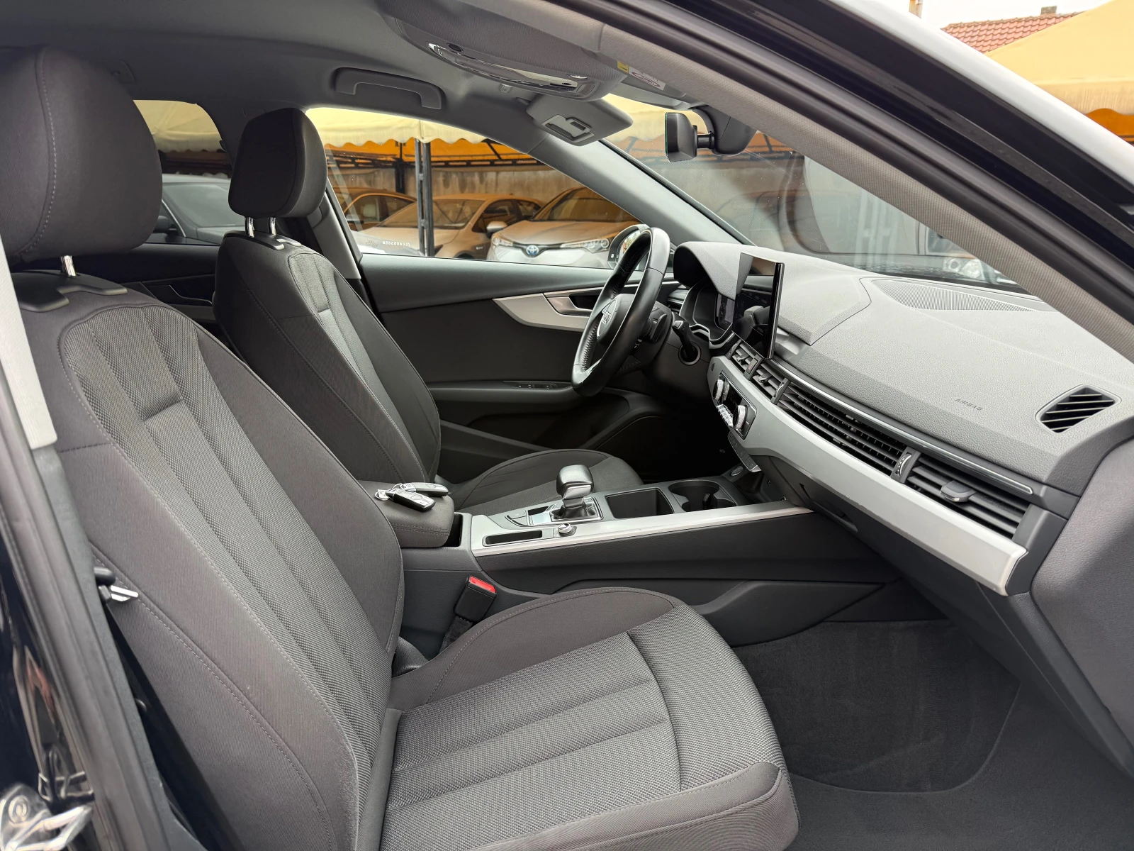 Audi A4 2.0TDI VIRTUAL COCK PIT !!! 100% РЕАЛНИ КИЛОМЕТРИ , снимка 14 - Автомобили и джипове - 54067051