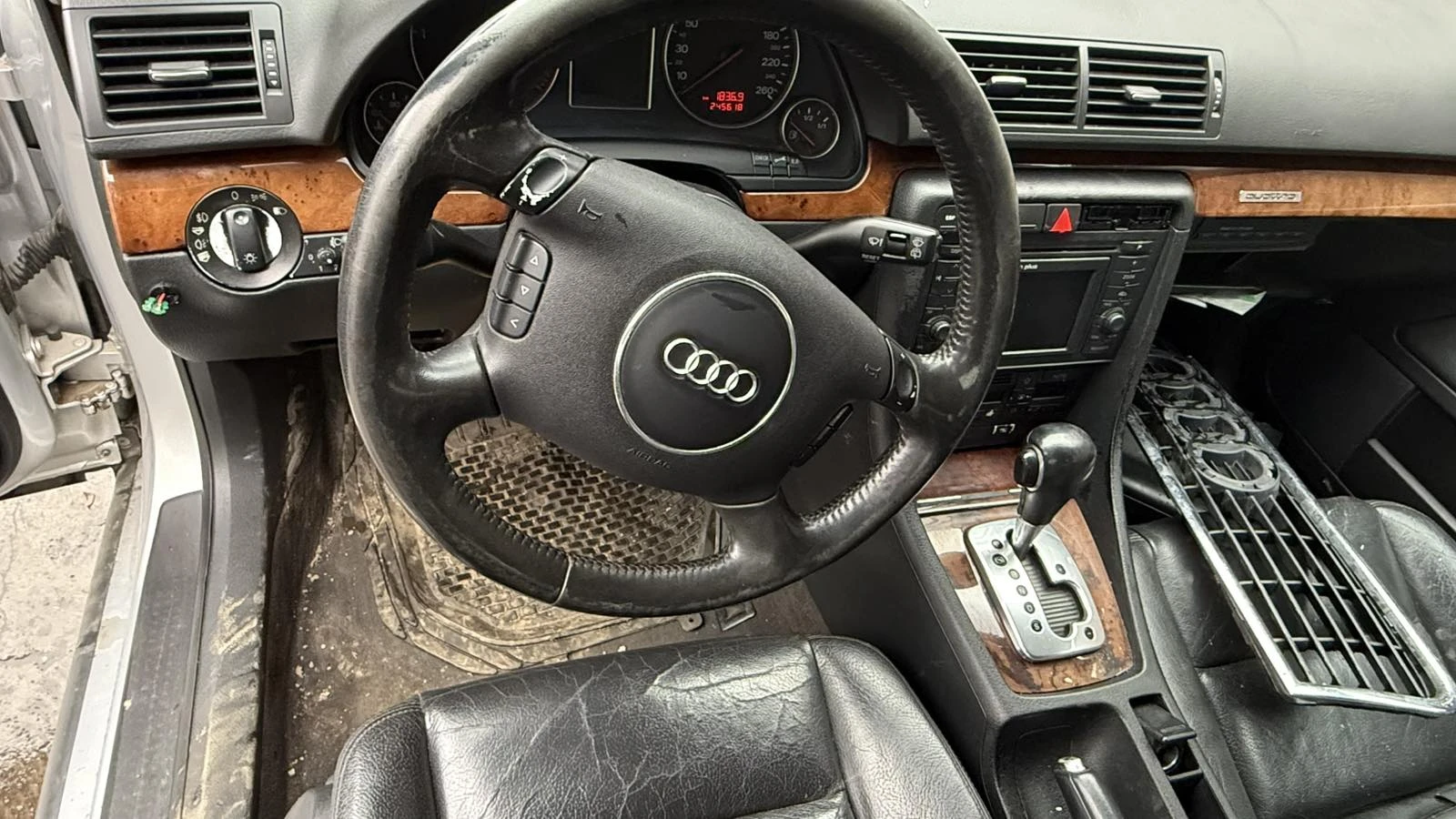 Audi A4, снимка 5 - Автомобили и джипове - 54080875