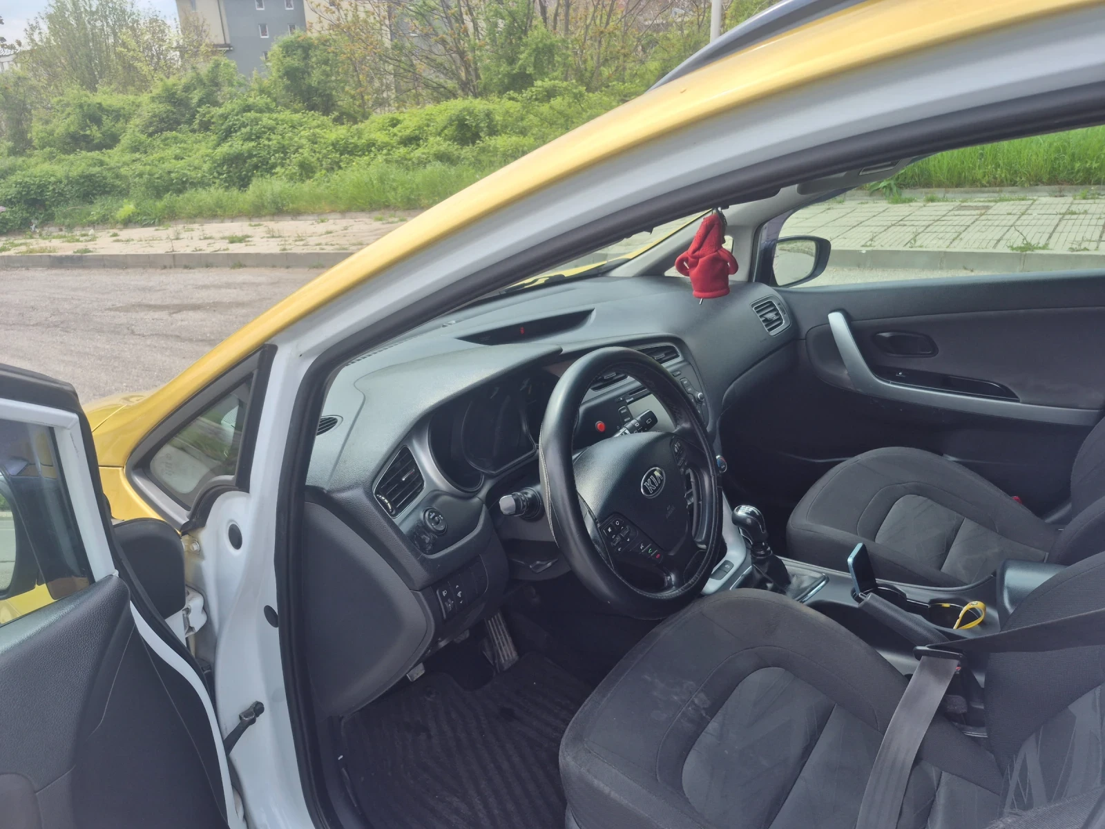 Kia Ceed, снимка 5 - Автомобили и джипове - 54355836