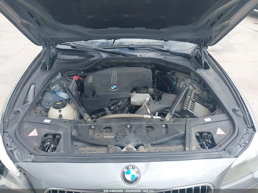BMW 528 2.0l I xDrive, снимка 10 - Автомобили и джипове - 54386373