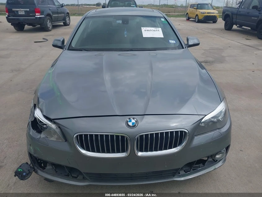 BMW 528 2.0l I xDrive, снимка 12 - Автомобили и джипове - 54386373
