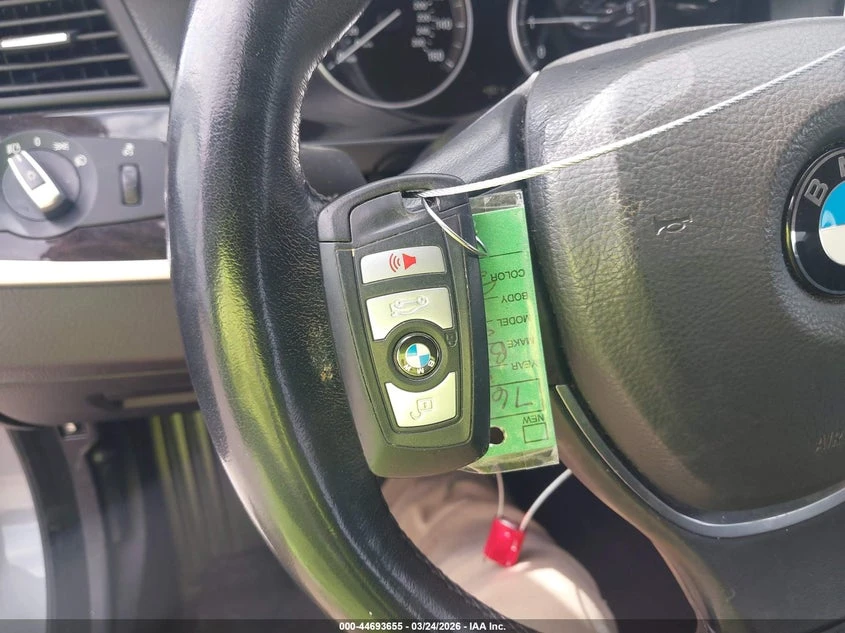 BMW 528 2.0l I xDrive, снимка 11 - Автомобили и джипове - 54386373